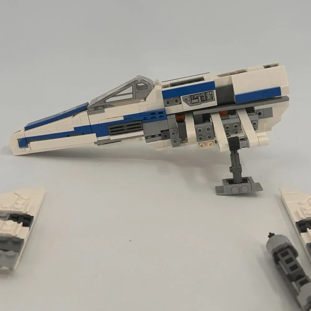 LEGO Star Wars New Republic E-Wing 75364 Incomplete Set Pre-Owned